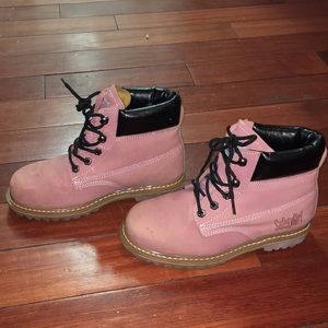 Safety Girl pink steel toed work boots.